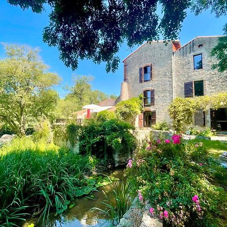Le Moulin Du Guy, Proche Du Puy Dufou Bed & Breakfast Chanverrie Eksteriør bilde