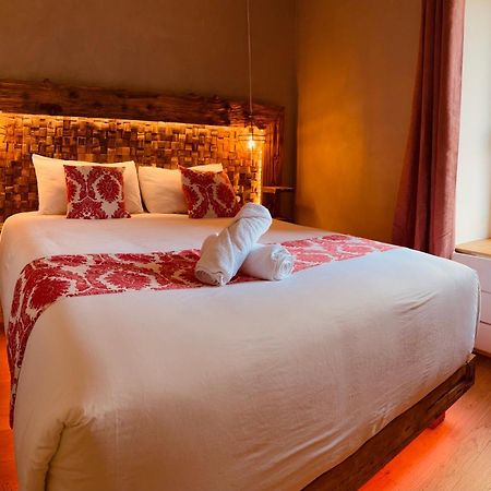 Le Moulin Du Guy, Proche Du Puy Dufou Bed & Breakfast Chanverrie Eksteriør bilde