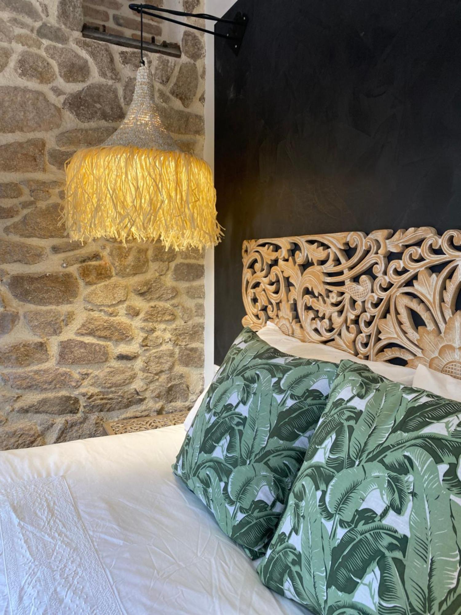 Le Moulin Du Guy, Proche Du Puy Dufou Bed & Breakfast Chanverrie Eksteriør bilde