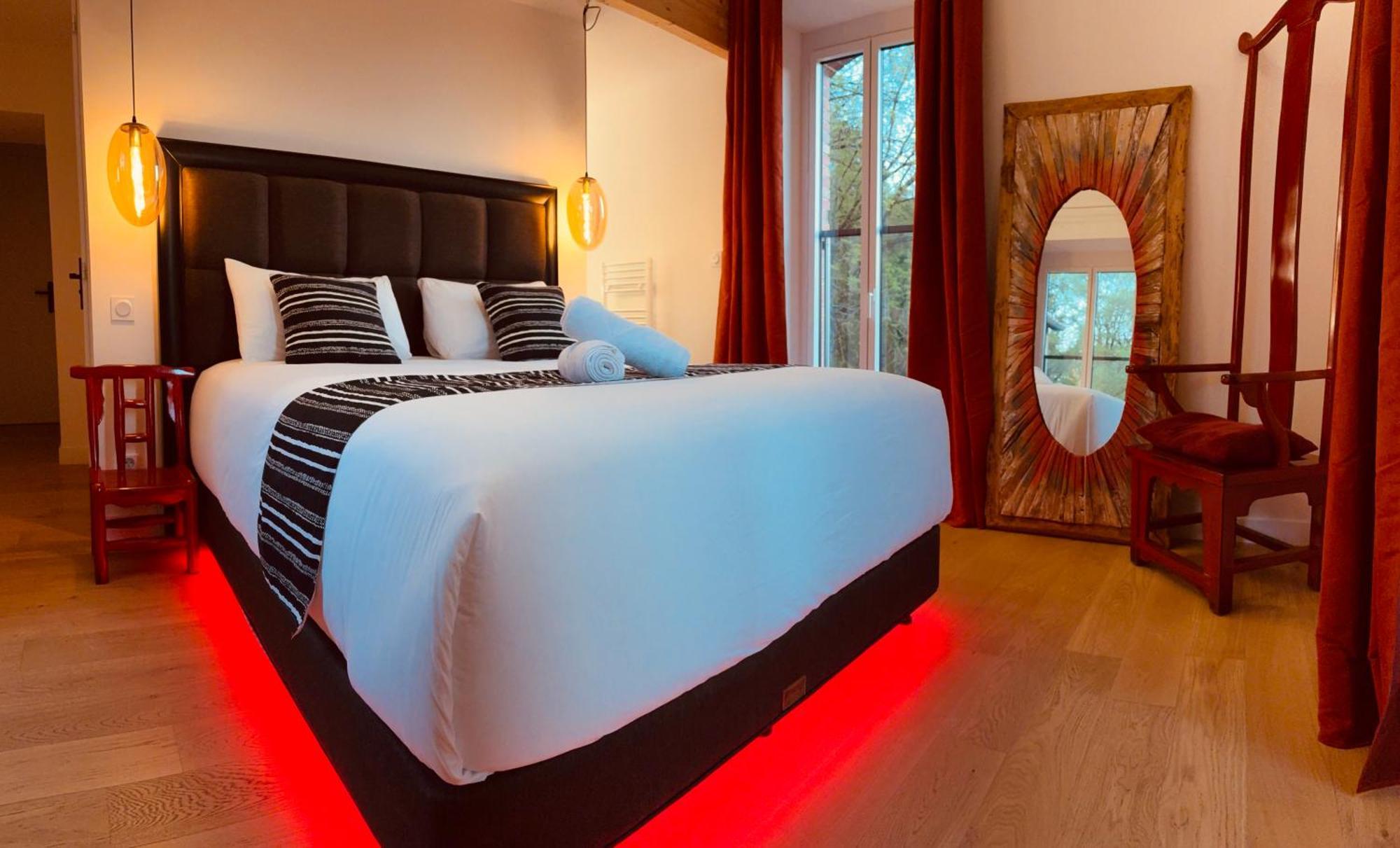 Le Moulin Du Guy, Proche Du Puy Dufou Bed & Breakfast Chanverrie Eksteriør bilde