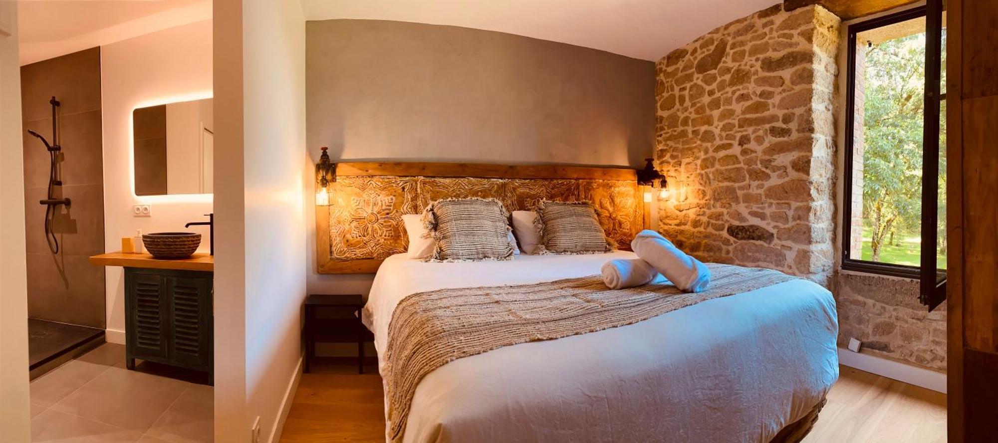Le Moulin Du Guy, Proche Du Puy Dufou Bed & Breakfast Chanverrie Eksteriør bilde