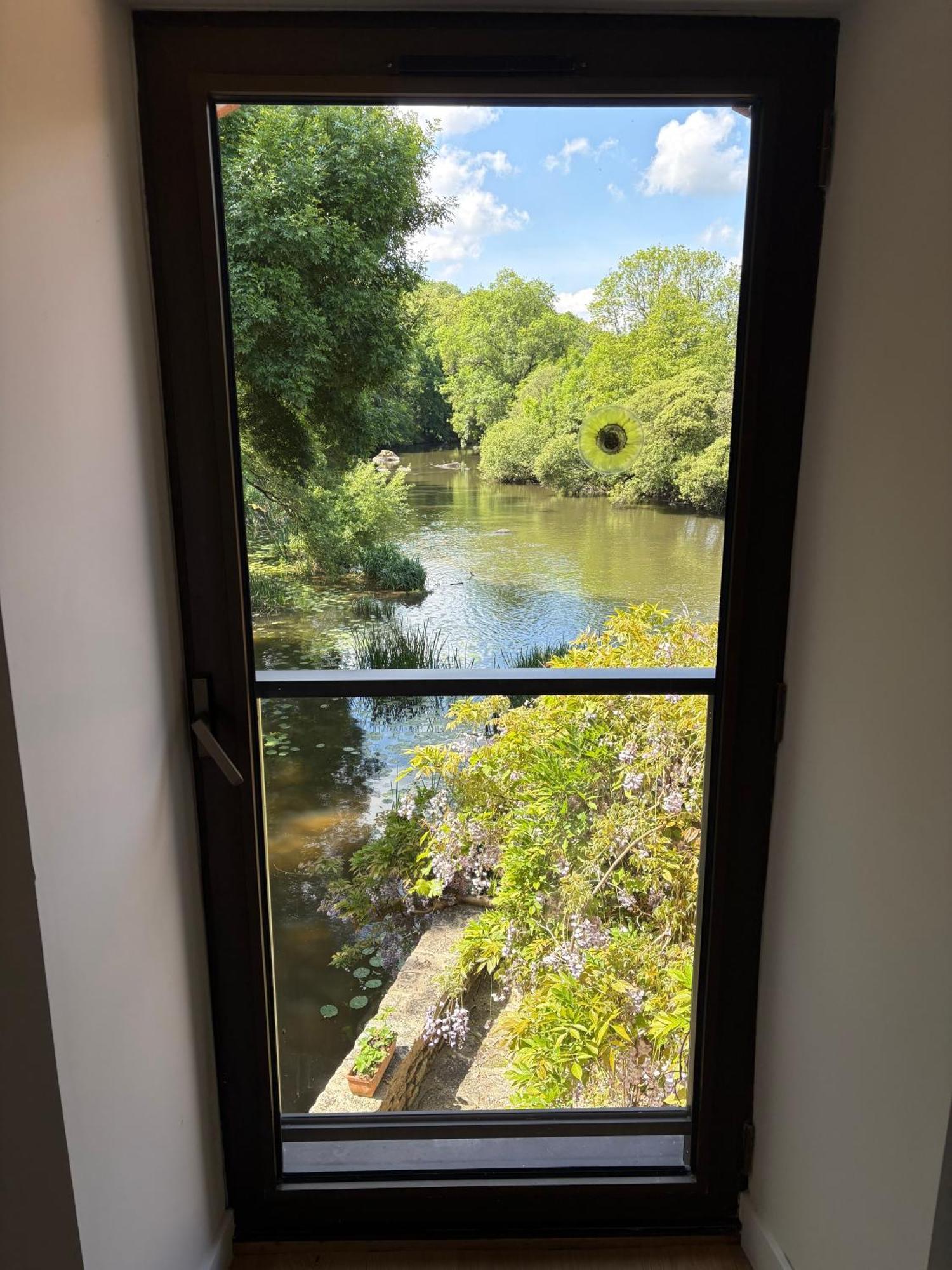 Le Moulin Du Guy, Proche Du Puy Dufou Bed & Breakfast Chanverrie Eksteriør bilde